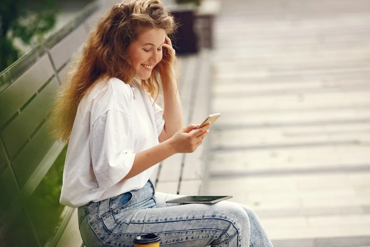 Automated Messaging Tools for Real-Time Customer Interaction Automated Messaging Tools for Real-Time Customer Interaction