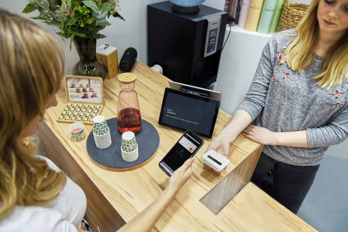 Boosting Customer Loyalty with Smart Messaging Systems Boosting Customer Loyalty with Smart Messaging Systems