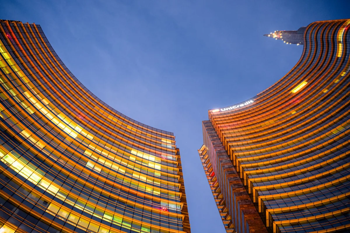 Cost-Benefit Analysis of Building Custom Messaging Solutions - custom messaging solutions
