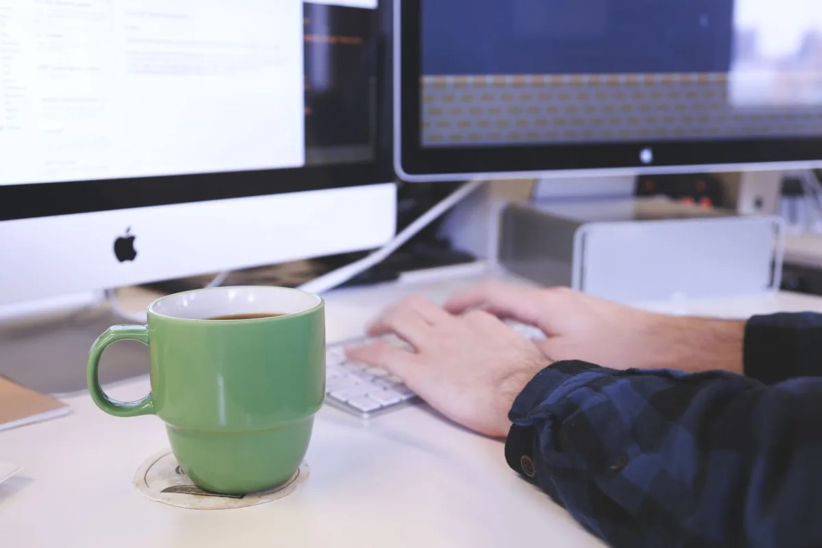 Cost Analysis: Chat vs Email Support for Businesses - Chat vs Email Support