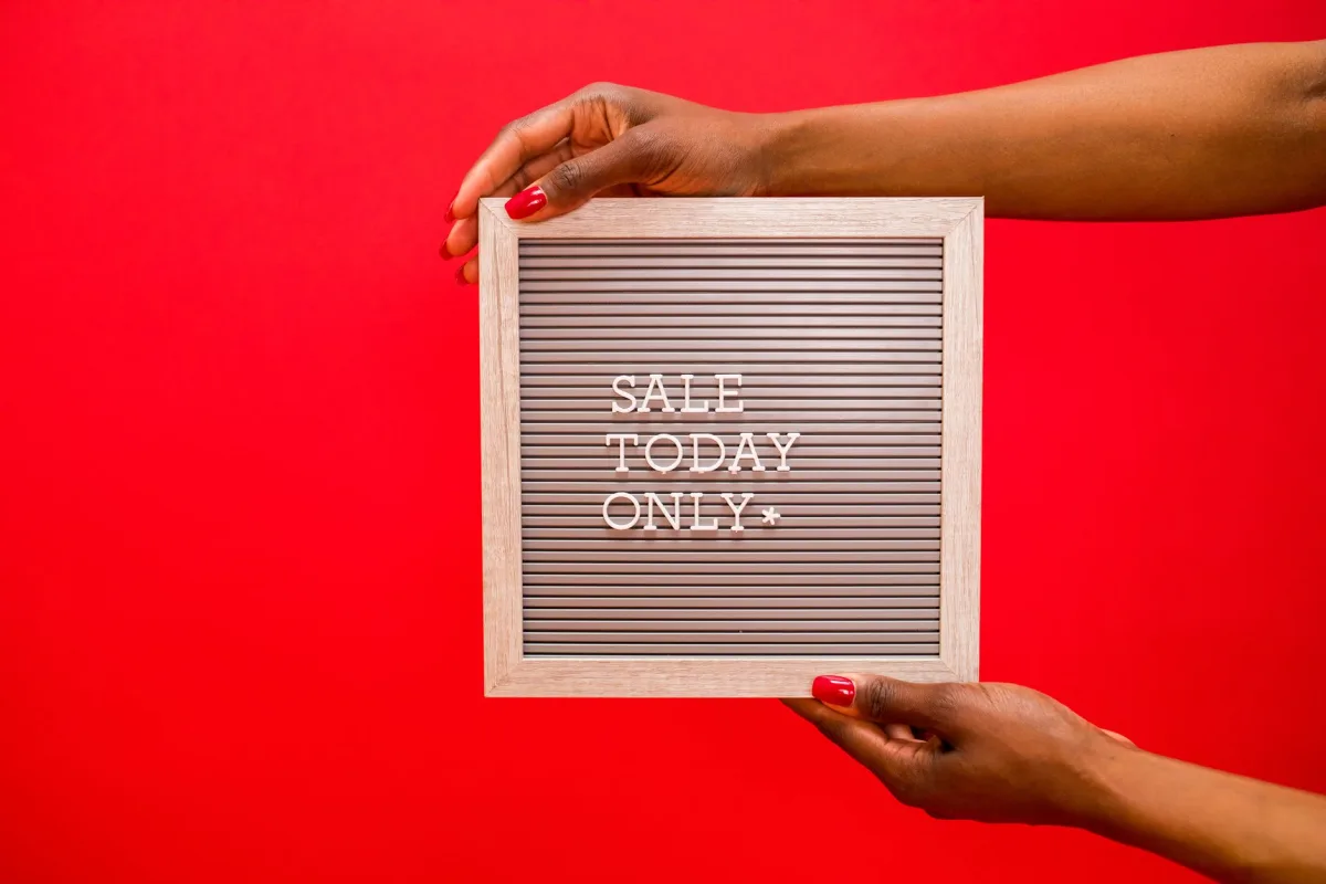 Utilizing Social Proof and Testimonials in Event Promotion Messaging - communication messaging tips