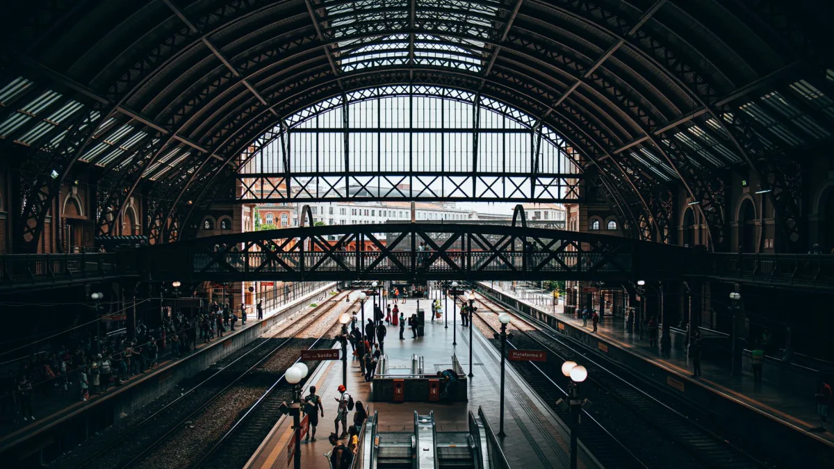 Strategies for Integrating Cross-Platform Messaging Solutions - cross-platform messaging building
