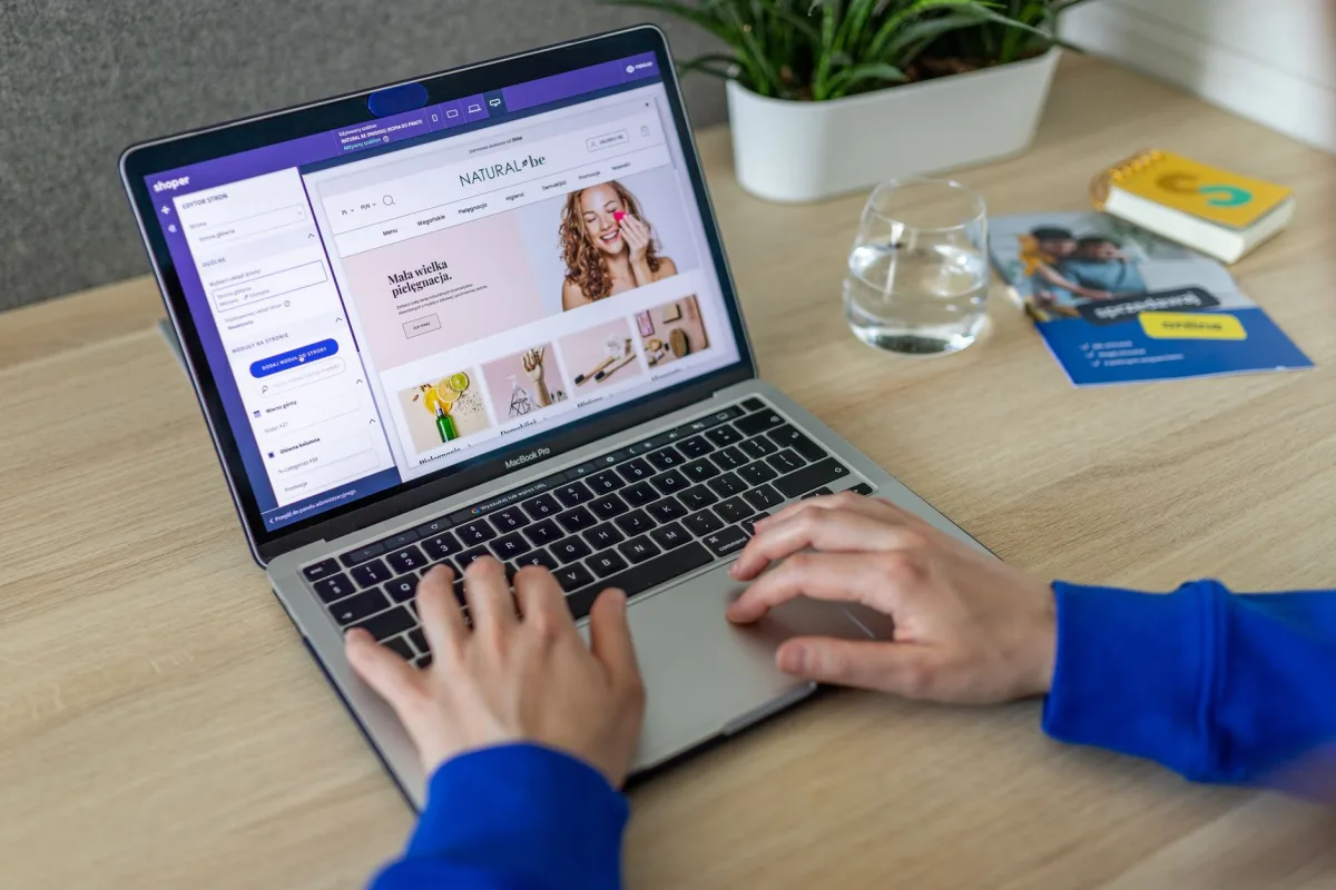 Creating Personalized Customer Experiences through Messaging Support for E-Commerce - Support for E-Commerce Brands