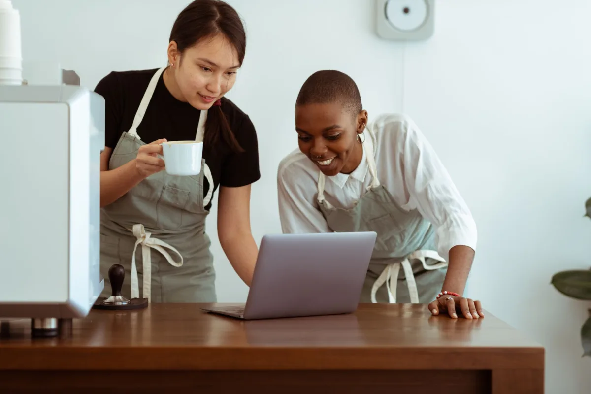 Integrating Customer Messaging Support with Feedback Mechanisms - Improving Customer Satisfaction