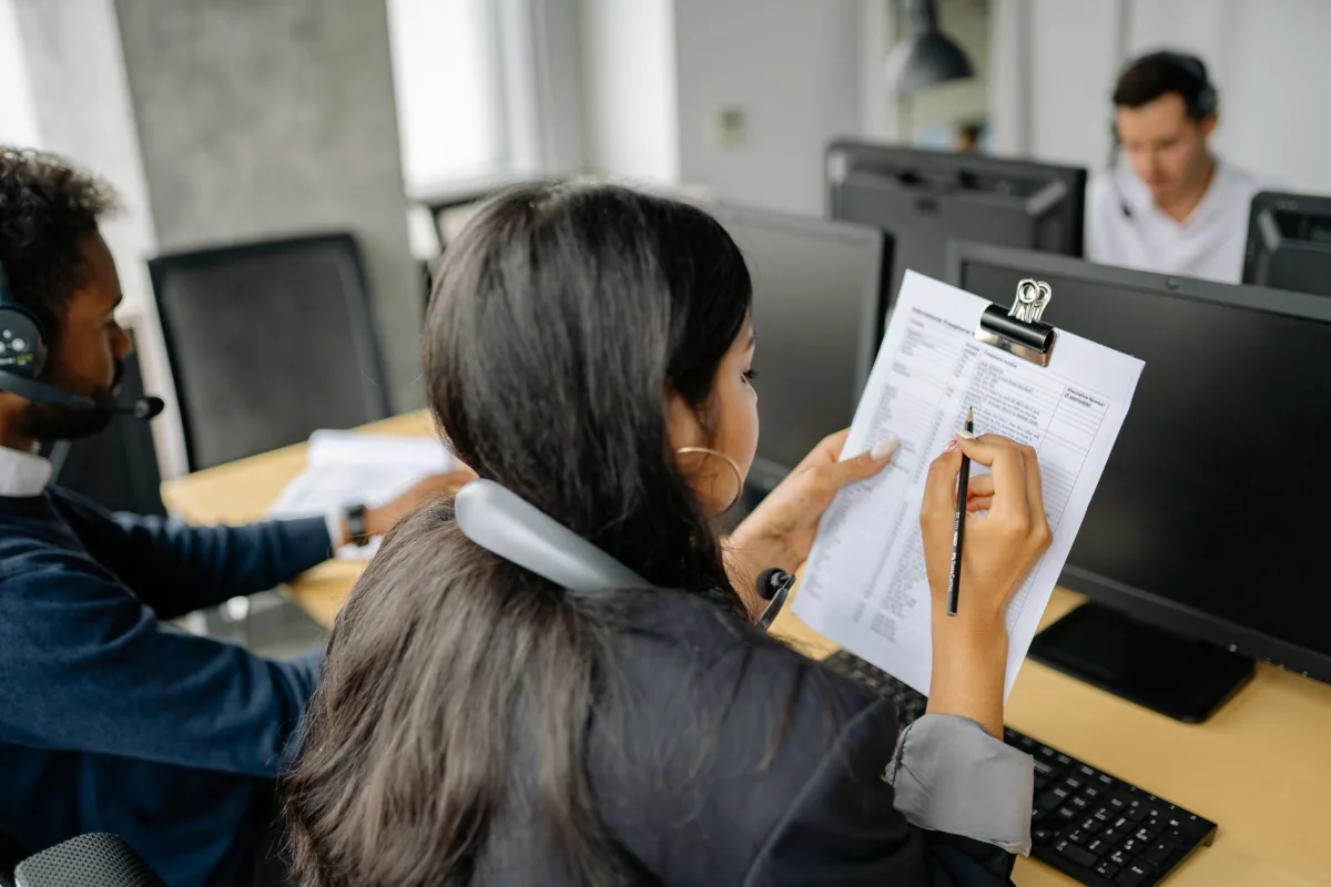 Best Practices for Implementing Customer Messaging Support in Compliance - Support for Regulated Industries Best Practices for Implementing Customer Messaging Support in Compliance - Support for Regulated Industries