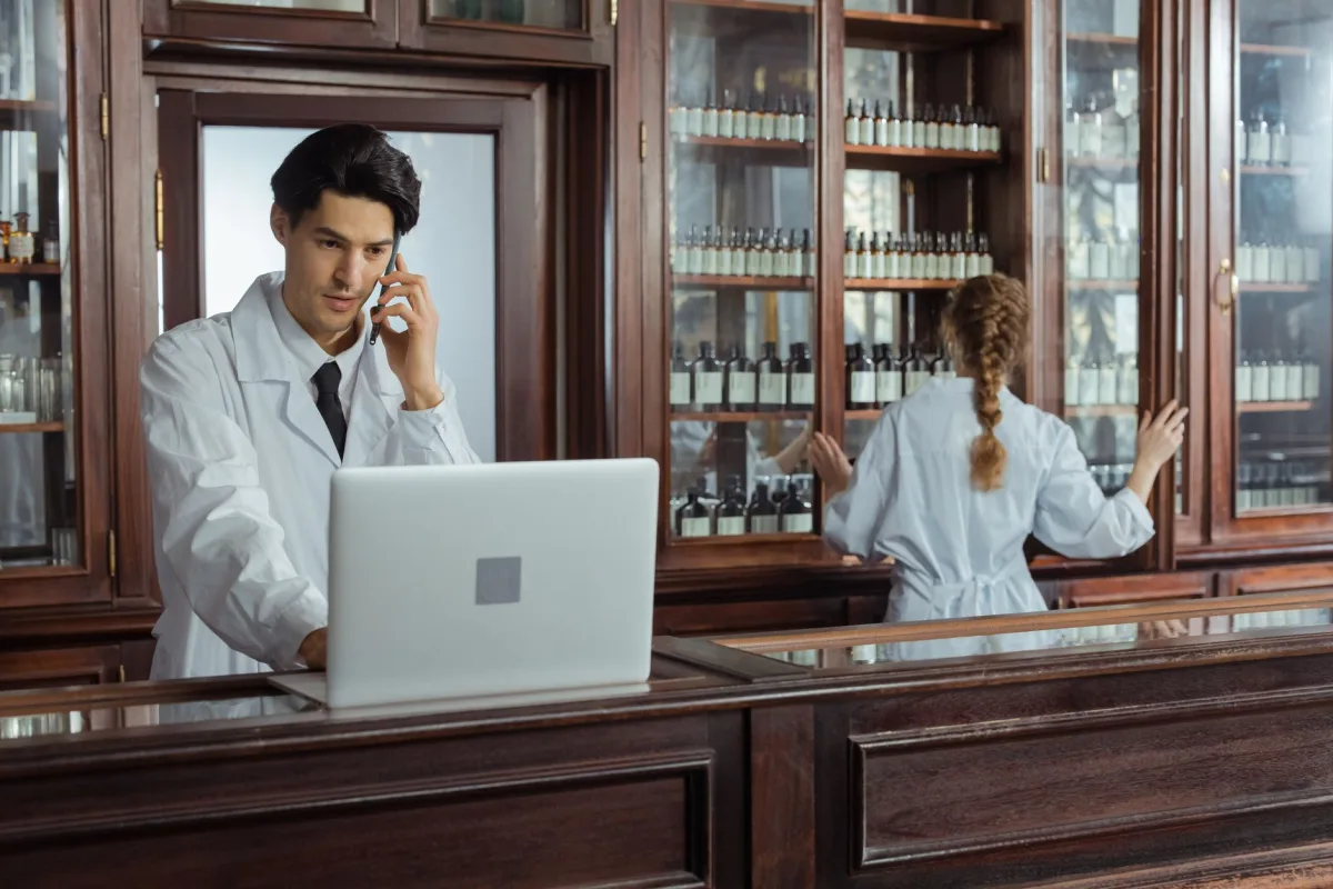 Customer Messaging Support for Regulated Industries Customer Messaging Support for Regulated Industries