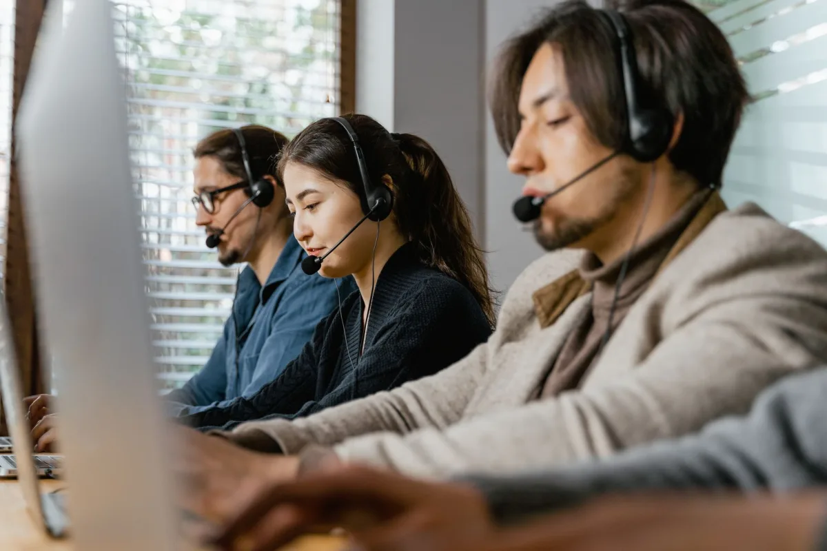 Customizing Customer Messaging Support for Diverse Customer Segments - Support Operations Teams Customizing Customer Messaging Support for Diverse Customer Segments - Support Operations Teams
