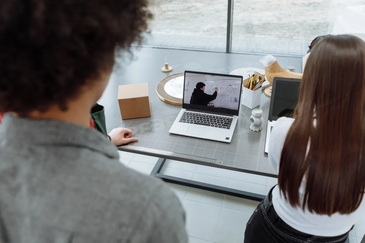 Digital Messaging Strategies for Remote and Hybrid Teams Digital Messaging Strategies for Remote and Hybrid Teams