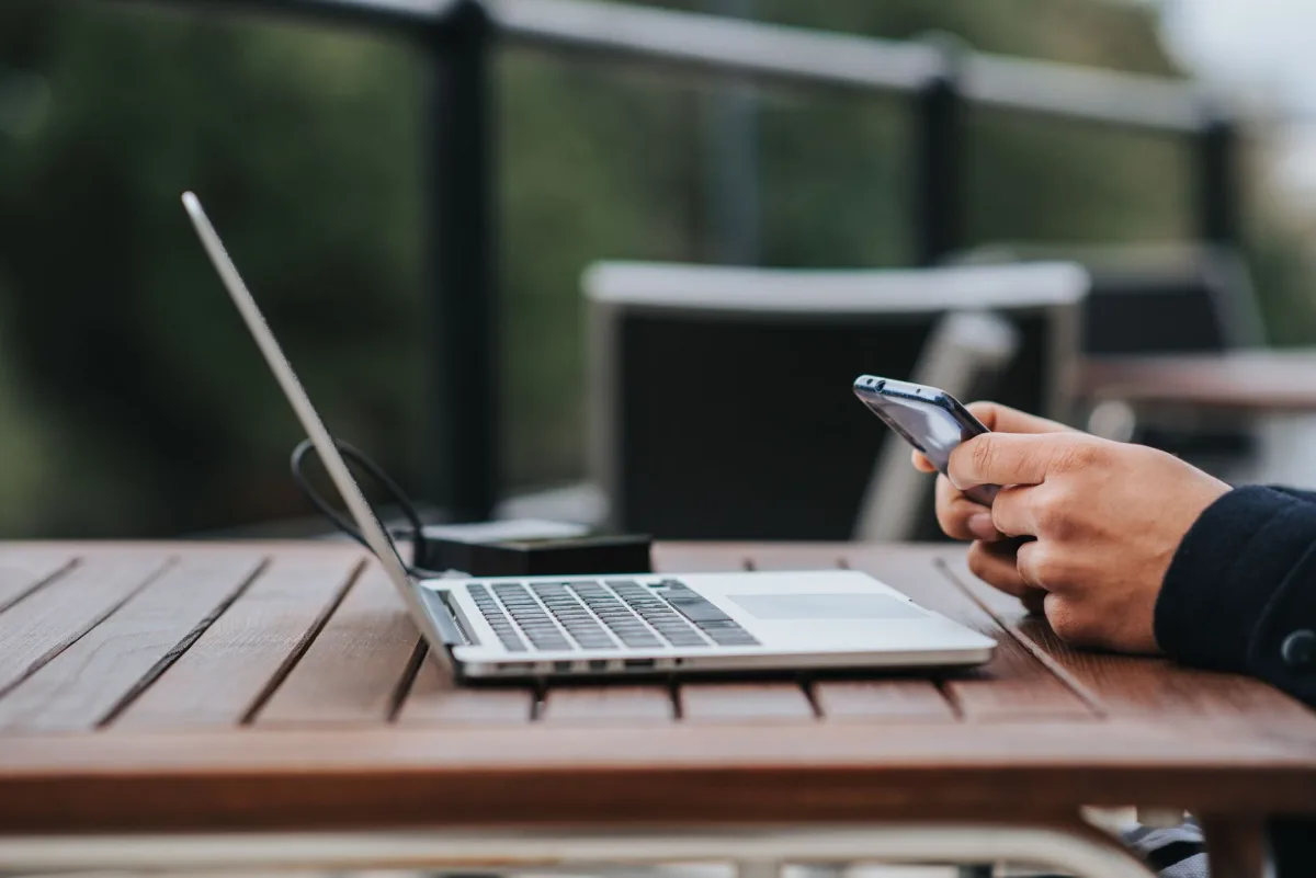 Identifying Challenges in Cross-Device Messaging Continuity - cross-device message hand-off