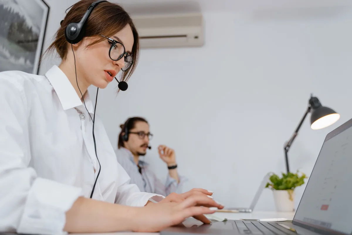 Challenges in Maintaining 24/7 Customer Support with Messaging - messaging solutions enable