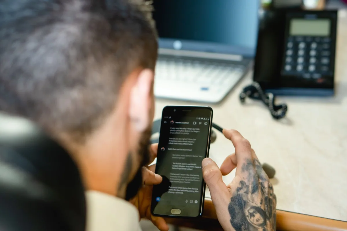 Identifying Key Challenges in Business Communication - messaging solutions simplify Identifying Key Challenges in Business Communication - messaging solutions simplify