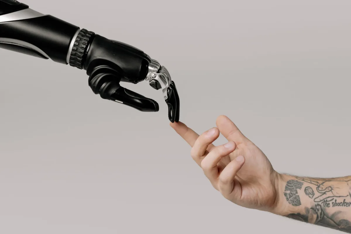 How to Balance Automation and Human Touch in Messaging How to Balance Automation and Human Touch in Messaging