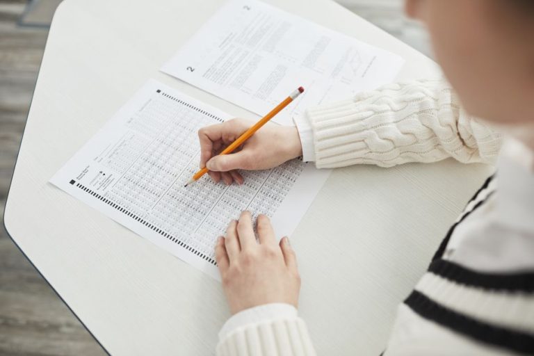 Mastering A/B Testing for SMS Messaging Services: Your Complete Guide