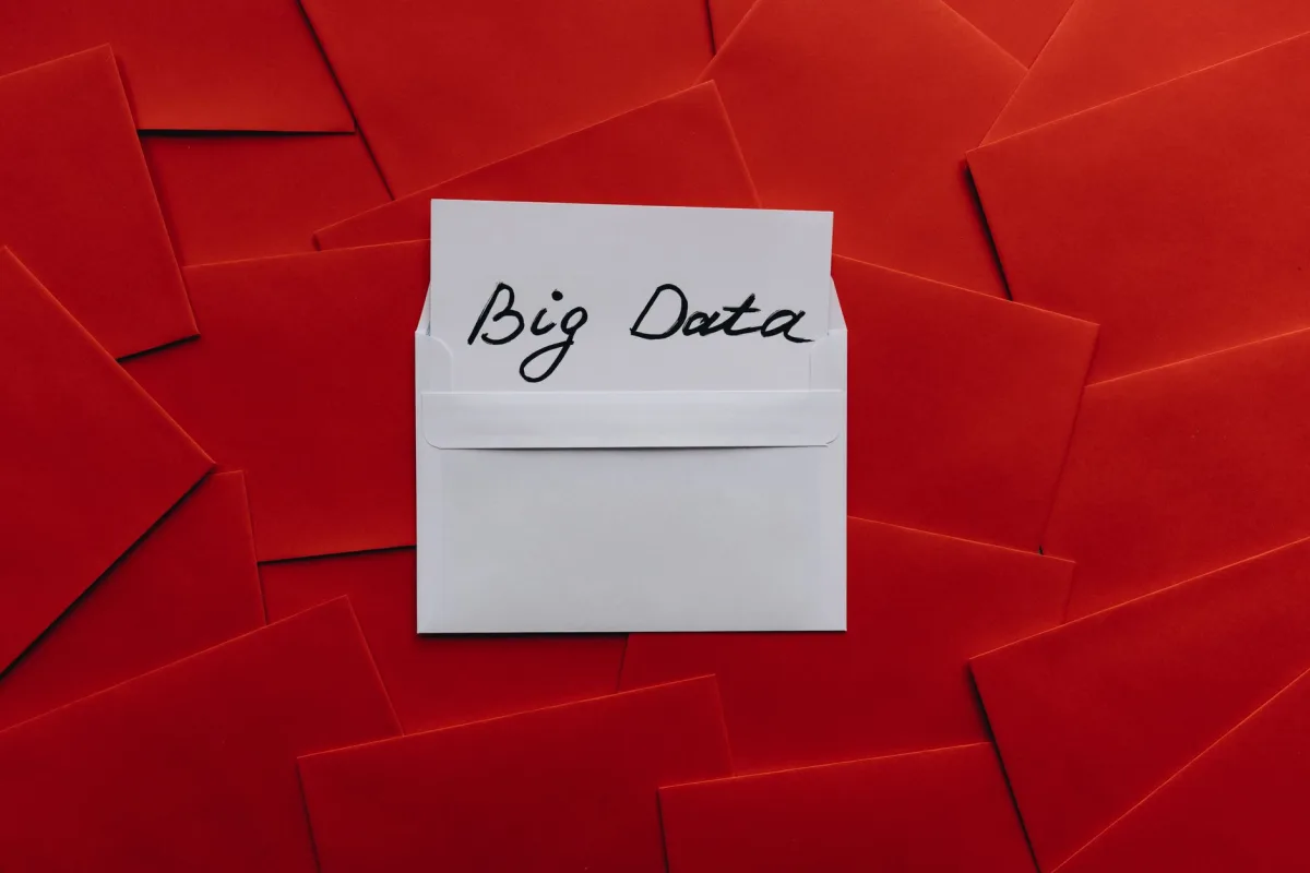 Utilizing Analogies and Metaphors for Clarity - delivering complex information simply