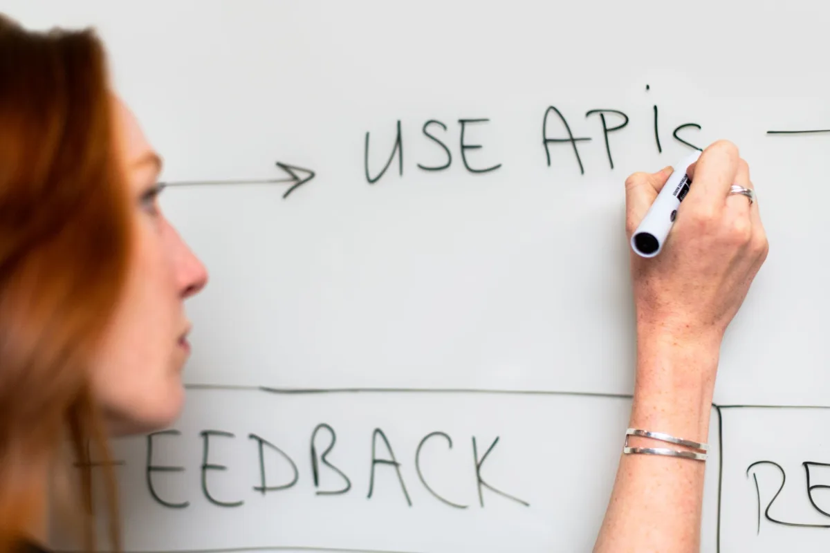 Utilizing Contextual Messaging for Enhanced Clarity - message tips to help users