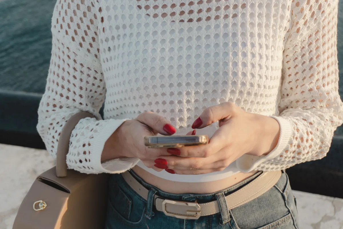 Balancing Brevity and Detail in Text Messages - message tips to make your texts