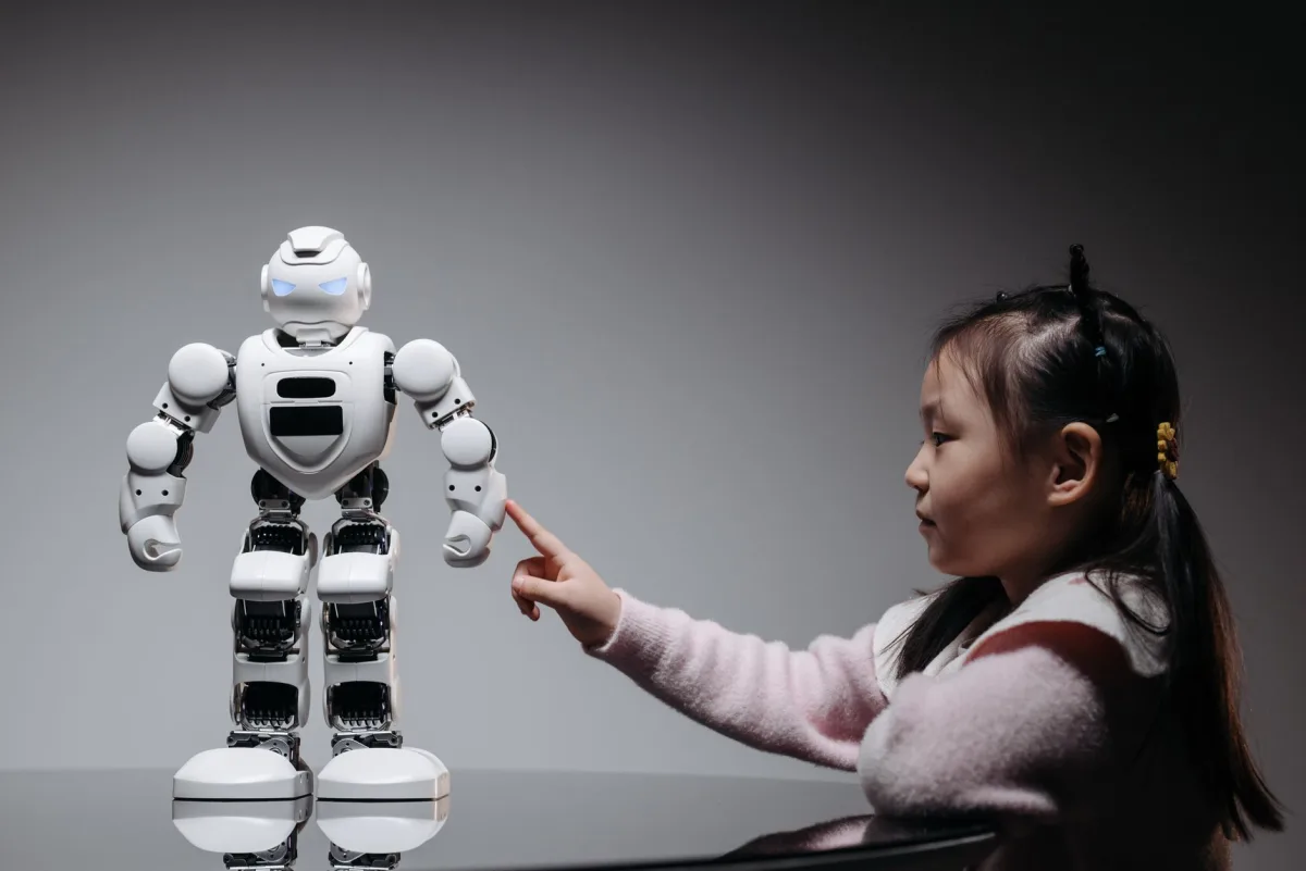 Smart Messaging Systems in the Age of AI Smart Messaging Systems in the Age of AI