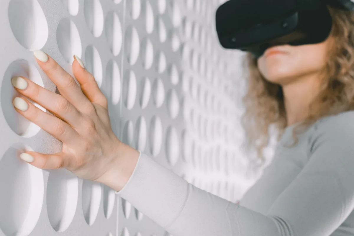 Exploring the Mechanics of Haptic Messaging Technology - haptic messaging technology