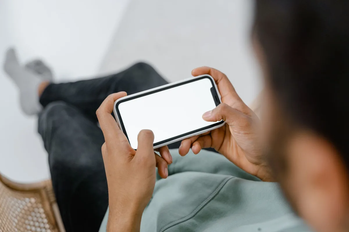 Identifying Key Metrics for User Retention through Messaging Solutions - using messaging solutions Identifying Key Metrics for User Retention through Messaging Solutions - using messaging solutions