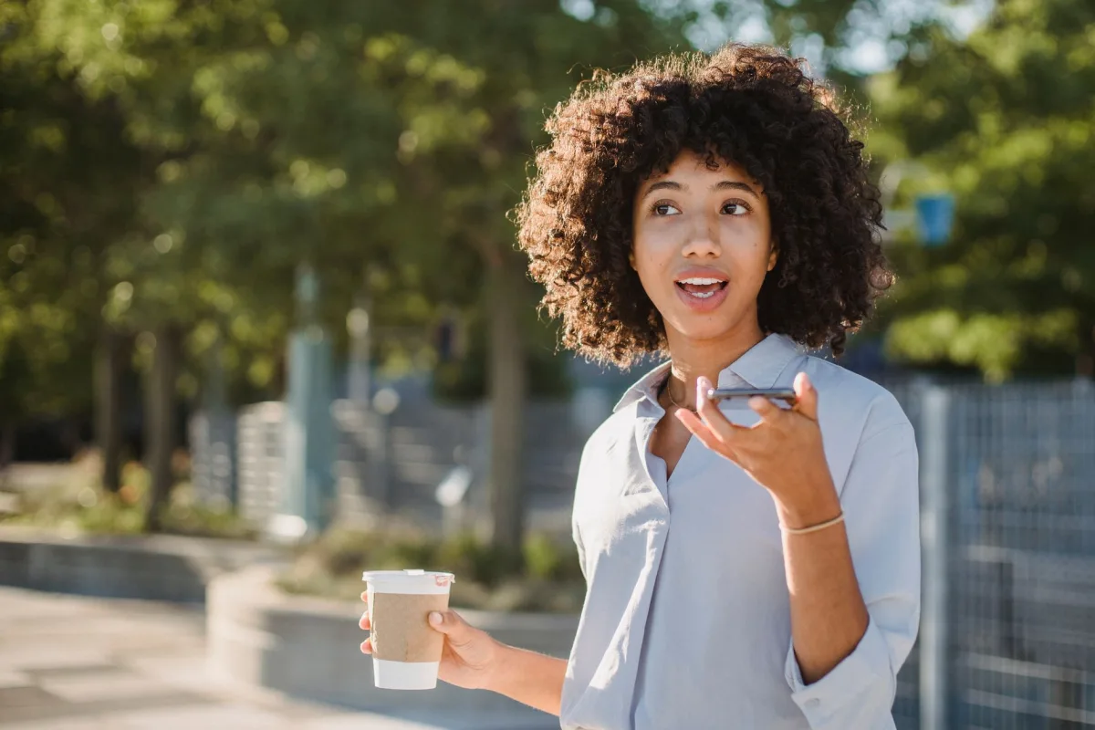 Real-World Applications of Voice-Enabled Messaging in Daily Communication - Voice-Enabled Messaging