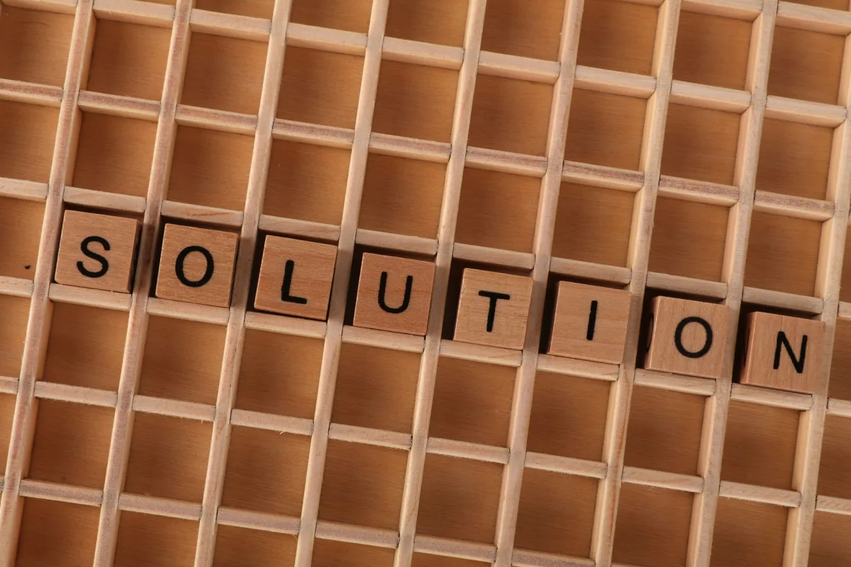 Identifying Key Challenges in Business Communication - messaging solutions Identifying Key Challenges in Business Communication - messaging solutions
